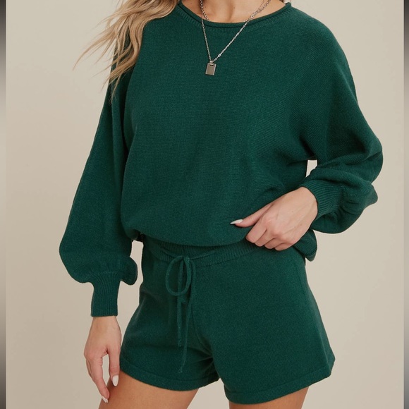 Two piece hunter green shorts sweater set cozy, comfy, warm, stretchy - Picture 2 of 11